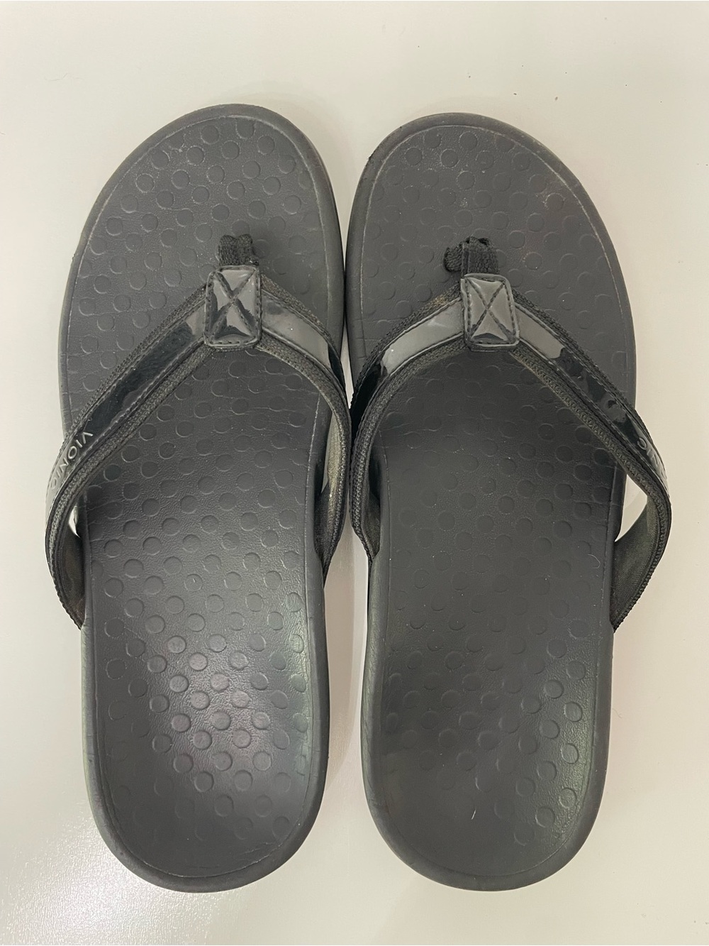 Vionic Black Leather Tide II Flip Flop Sandals Womens EU 40 Beach Comfy Travel